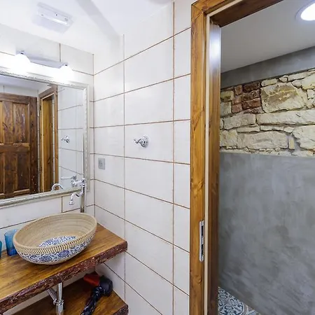 Pinkova Apartment *