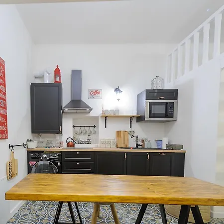 Pinkova Apartment