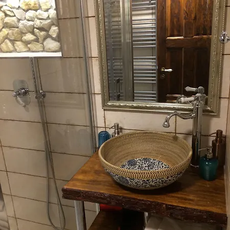 Pinkova Apartment *